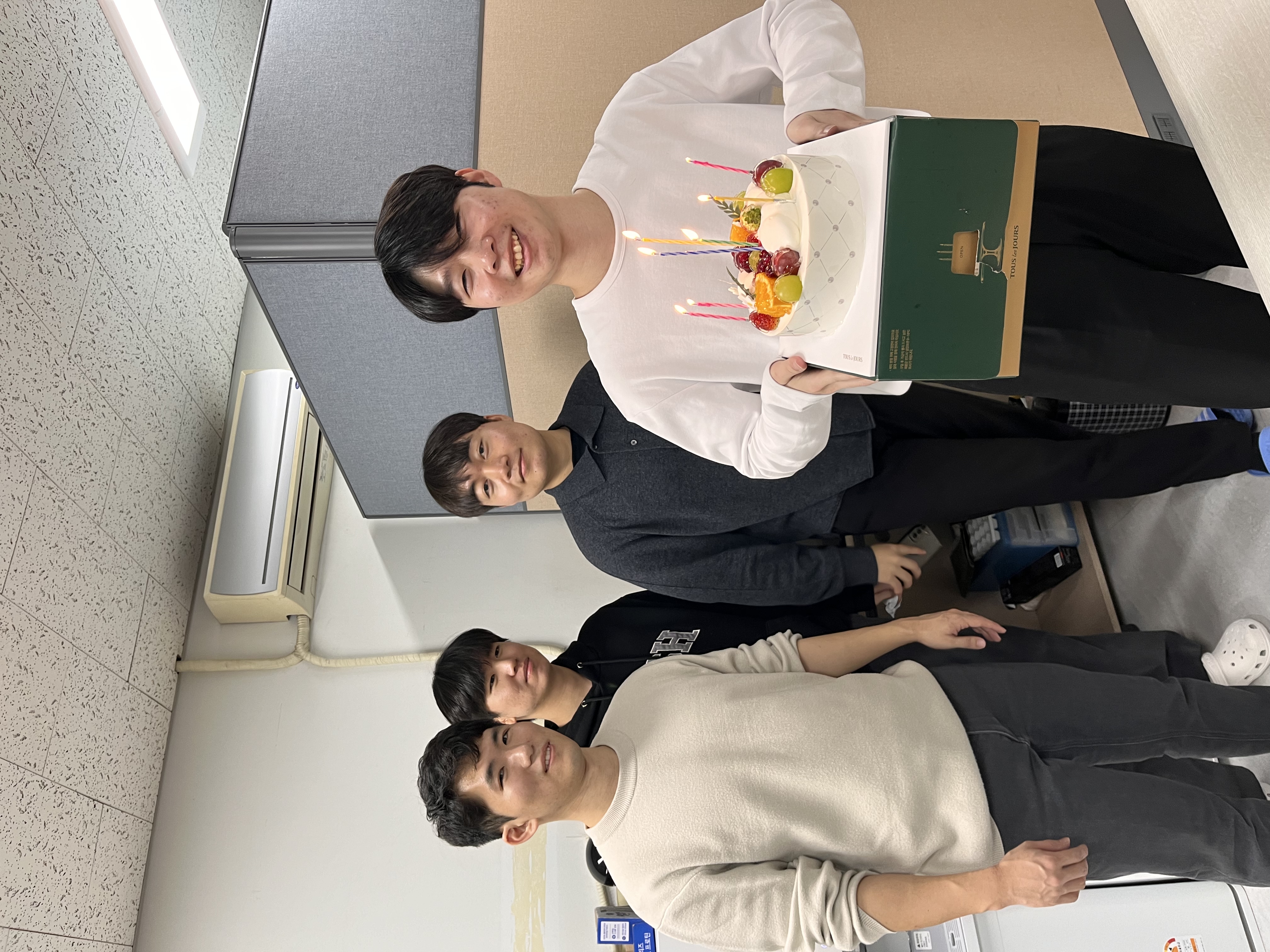 진욱 생일